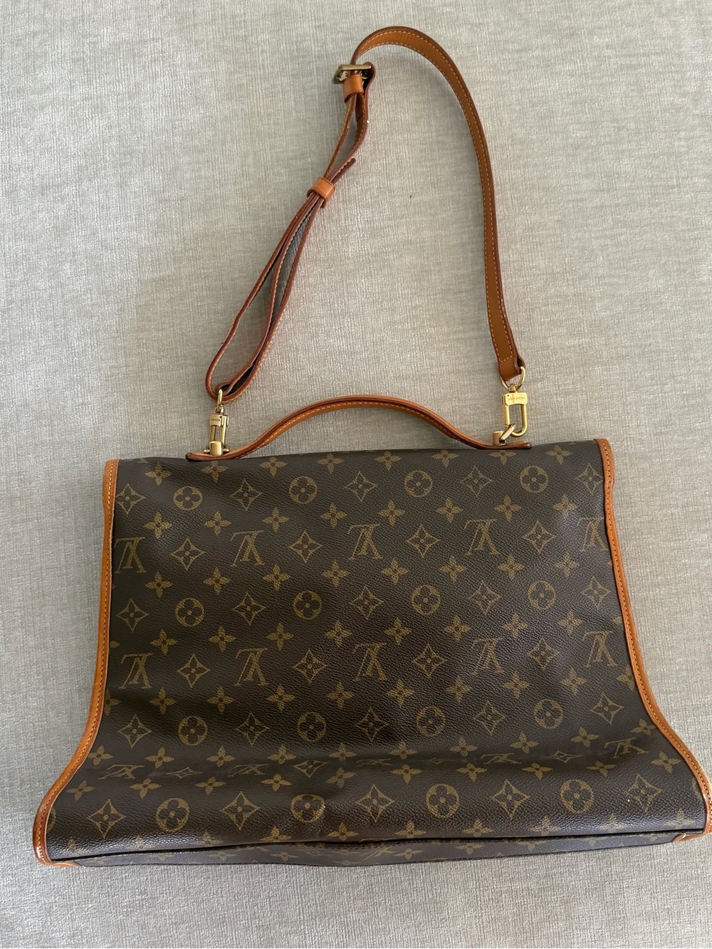Louis Vuitton Beverly Monogram Flap Bag MM in Brown/Tan Satchel - Picture 4 of 16